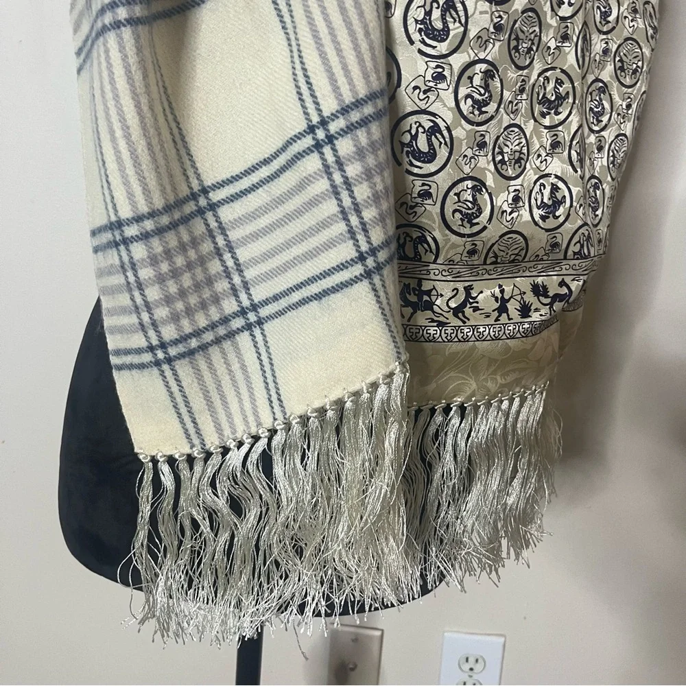 Women’s Echarpe Laine‎ Et Soie Luxury Silk/Wool Double Sided Tassel Scarf 49.5”